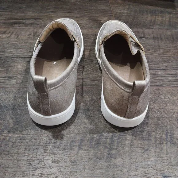 Tommy Bahama Gold Slip On Loafers Size 6.5 Preppy - Picture 5 of 9